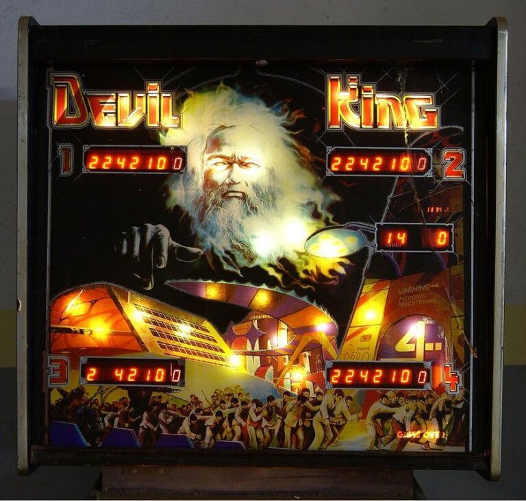 Devil King pinball machine (1987)