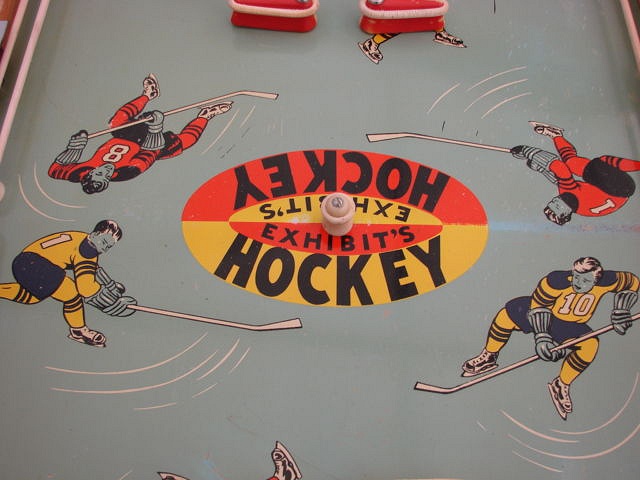 Electric Hockey pinball machine (1953)