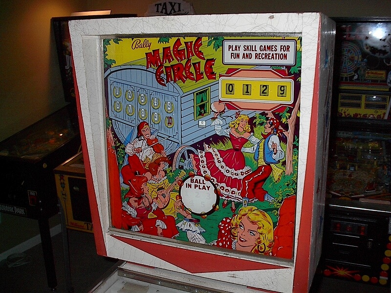 Magic Circle pinball machine (1965)