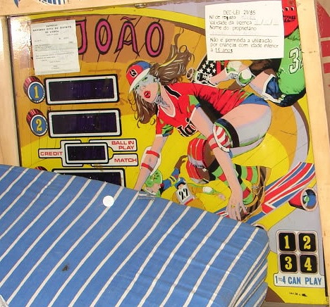 Skateboard pinball machine (1980)