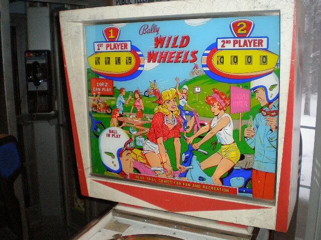 Wild Wheels pinball machine (1966)